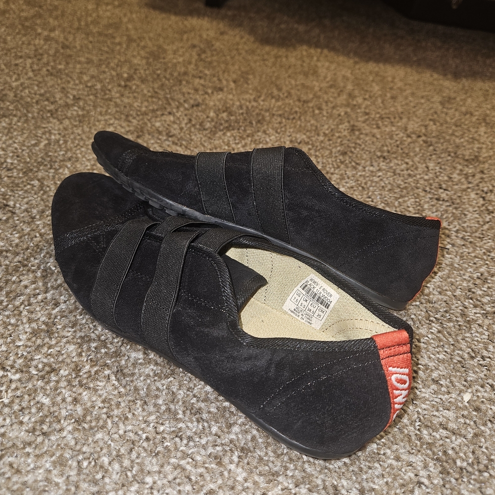 ROVE Black and Red Women's Sneakers